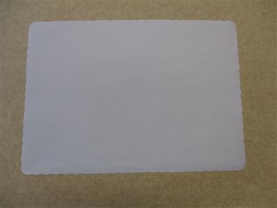 PG01011 17350001000 - 9-3/4X13-3/4 SCALLOPED WHITE PLACEMAT 1000/CS